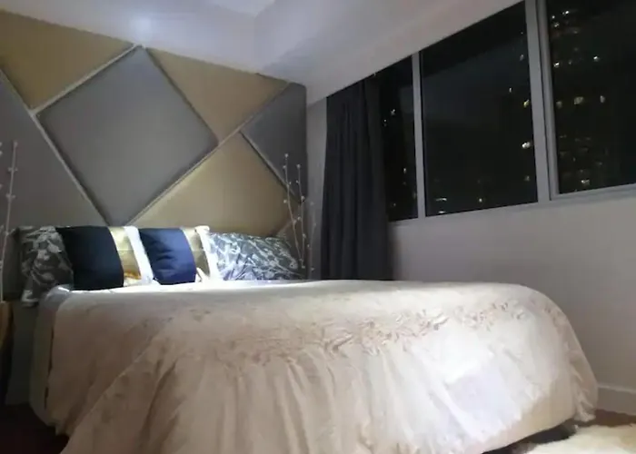 The Traveler's Nook Bgc Taguig Apartahotel